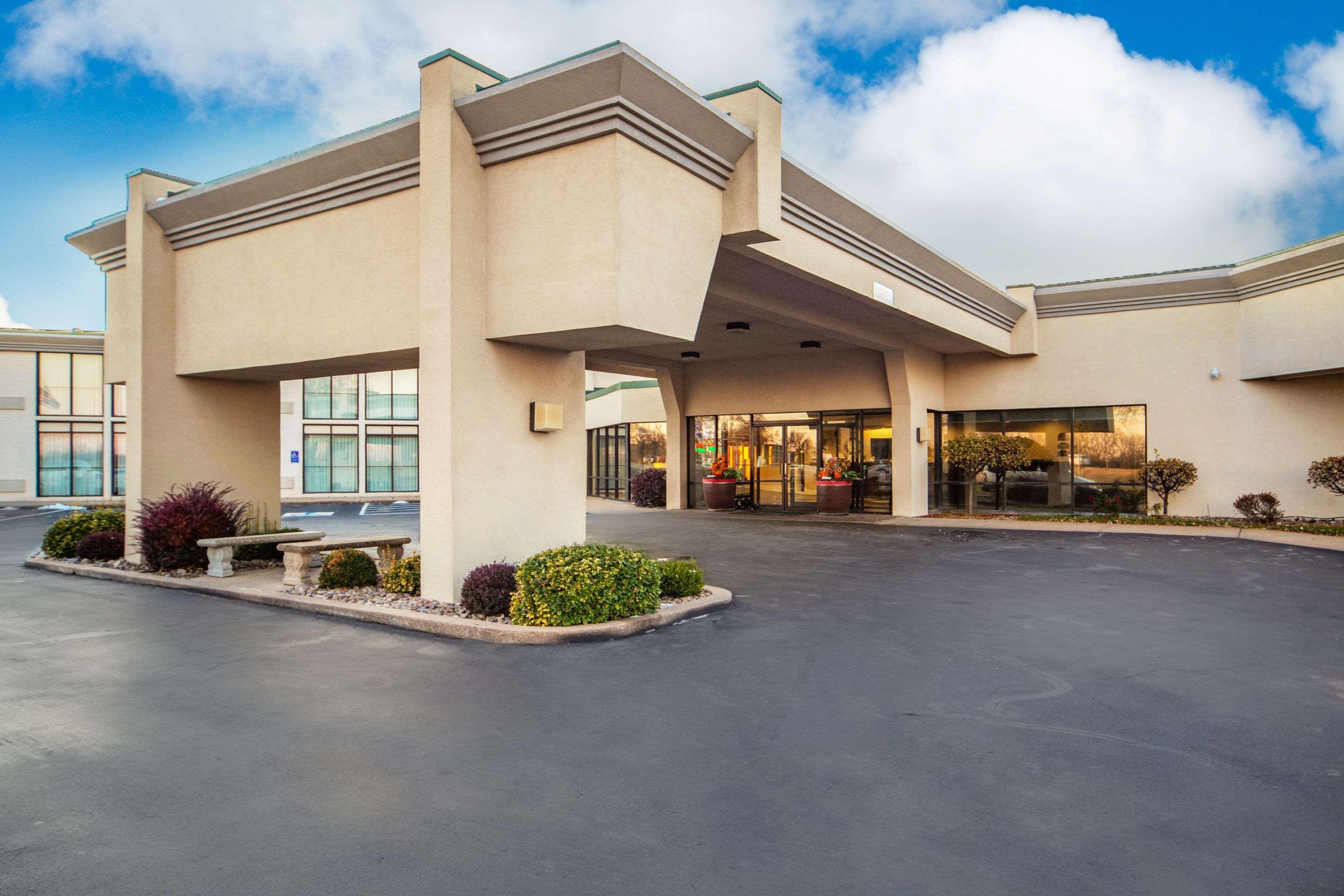 Quality Inn And Conference Center I-80 Grand Island Doniphan Exterior photo